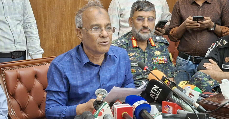 আইনশৃঙ্খলা বাহিনীতে মোট ২৭৬৩৭ জনকে নিয়োগ দেওয়া হয়েছে: স্বরাষ্ট্র উপদেষ্টা